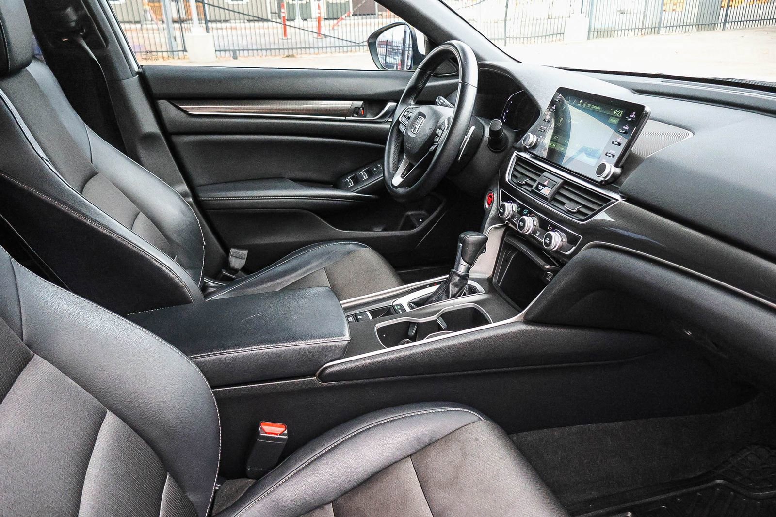 Used 2018 Honda Accord Sport image 17