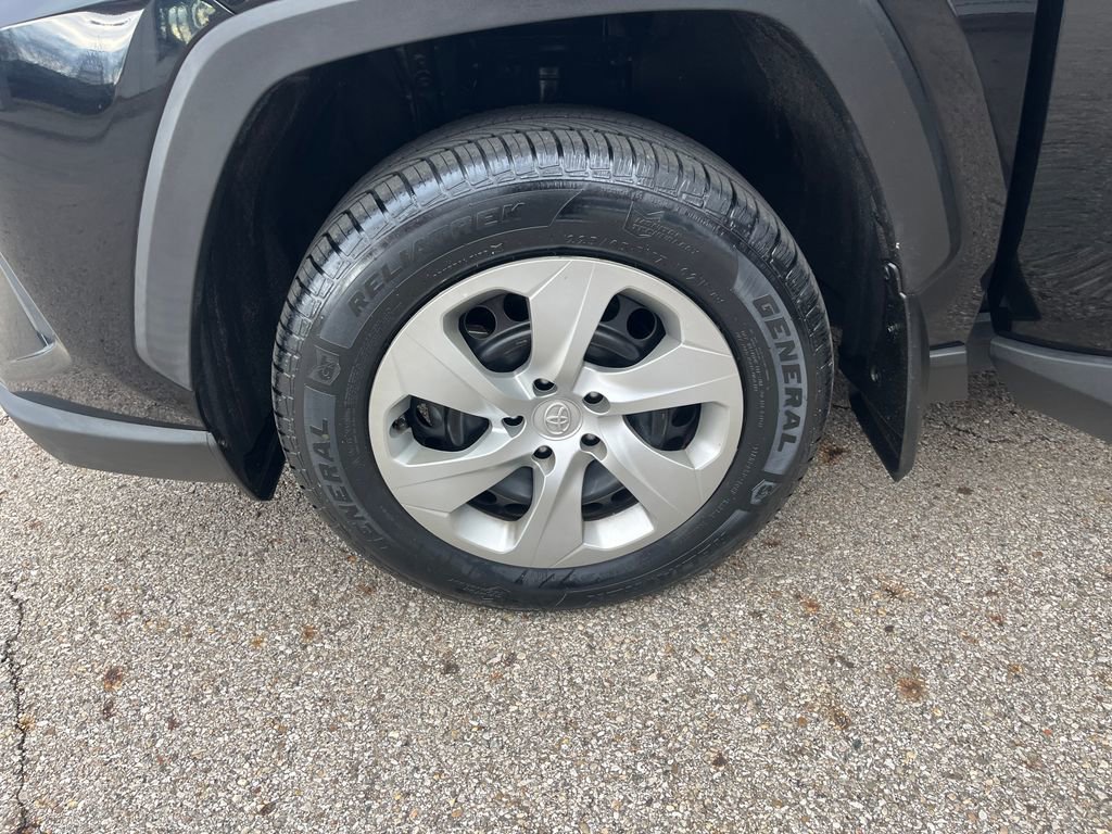 Certified 2021 Toyota RAV4 LE image 29