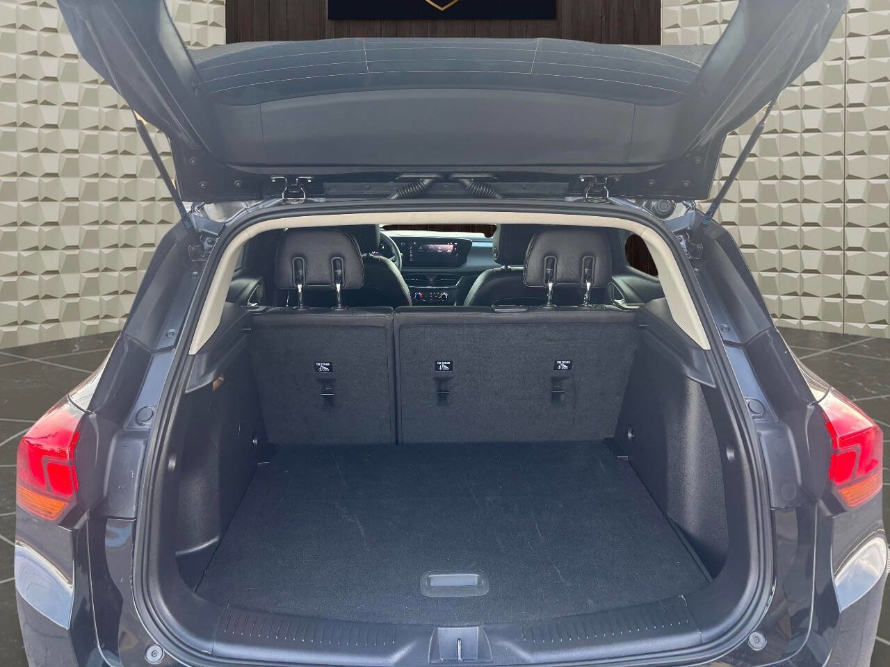 Used 2025 Buick Encore GX Preferred image 29