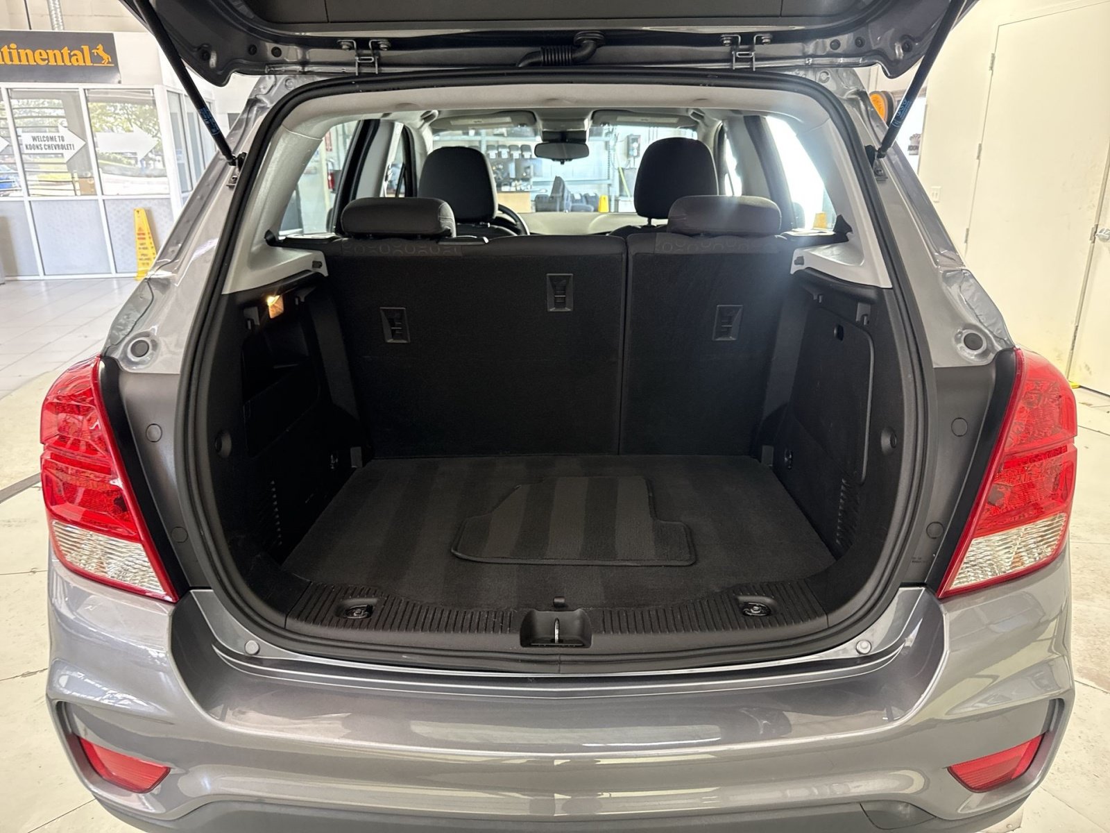 Used 2020 Chevrolet Trax LS AWD/4WD image 26