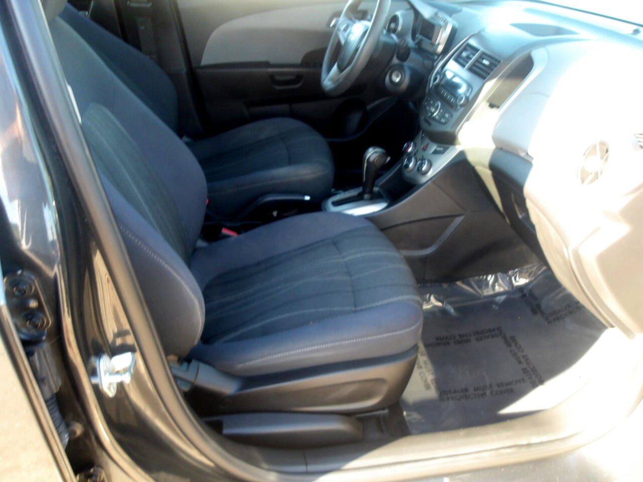 Used 2014 Chevrolet Sonic LT w/ Fun and Sun Package image 10