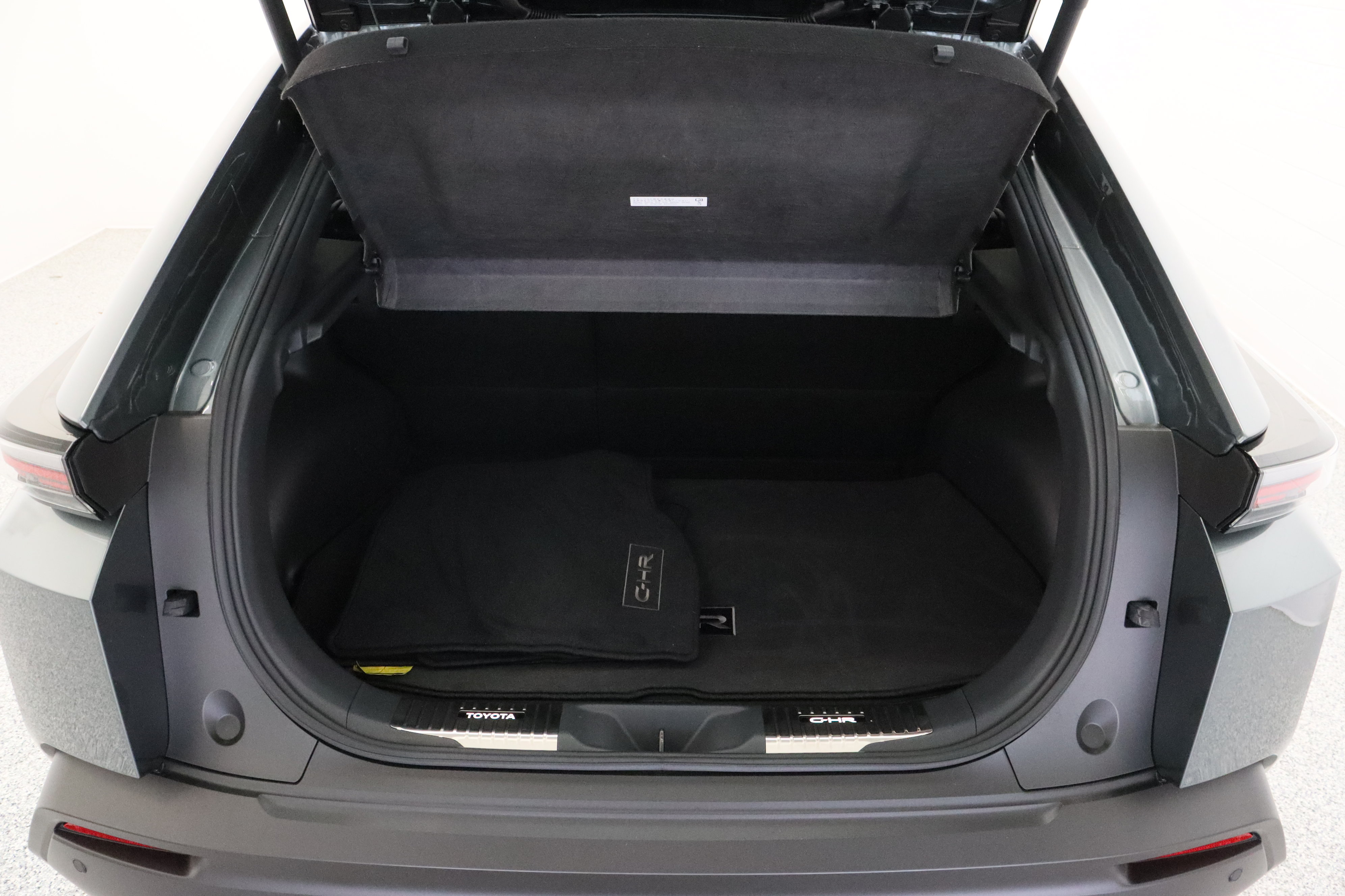 Certified 2026 Toyota C-HR AWD/4WD image 30