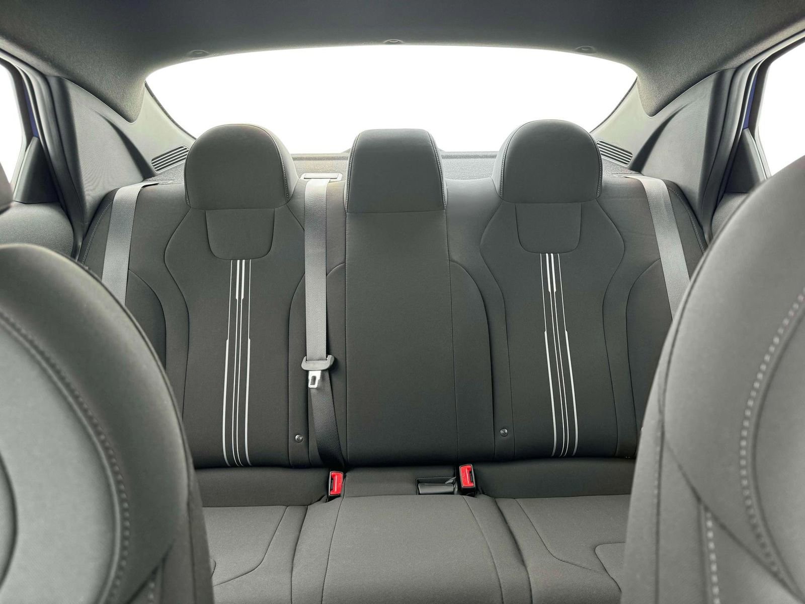 Certified 2025 Hyundai Elantra Sport w/ Cargo Package image 16