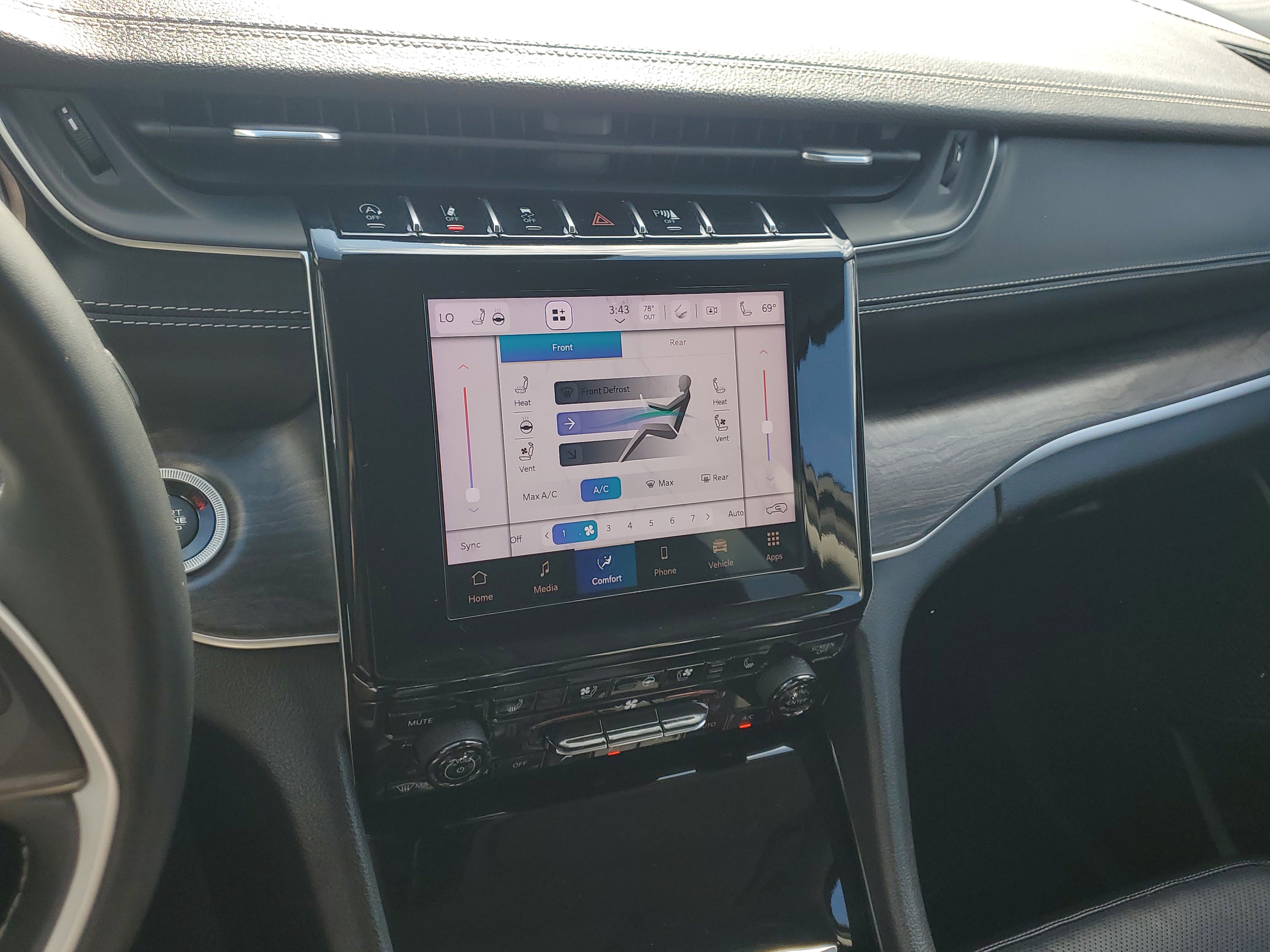 Used 2022 Jeep Grand Cherokee L Limited w/ Luxury Tech Group II image 25