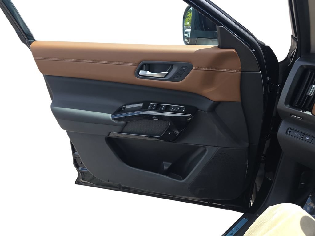 New 2026 Nissan Pathfinder Platinum FWD image 26