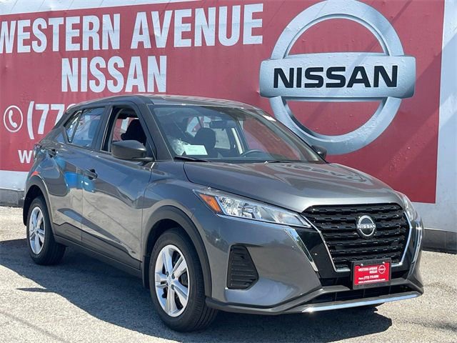 New 2025 Nissan Kicks Play S