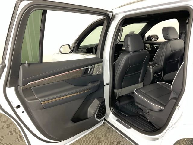 New 2026 Buick Enclave Avenir w/ Super Cruise Package AWD/4WD image 33