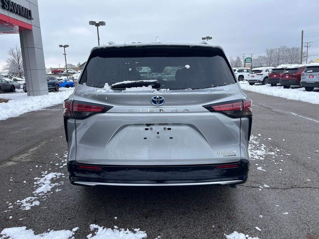 Certified 2024 Toyota Sienna Platinum image 4