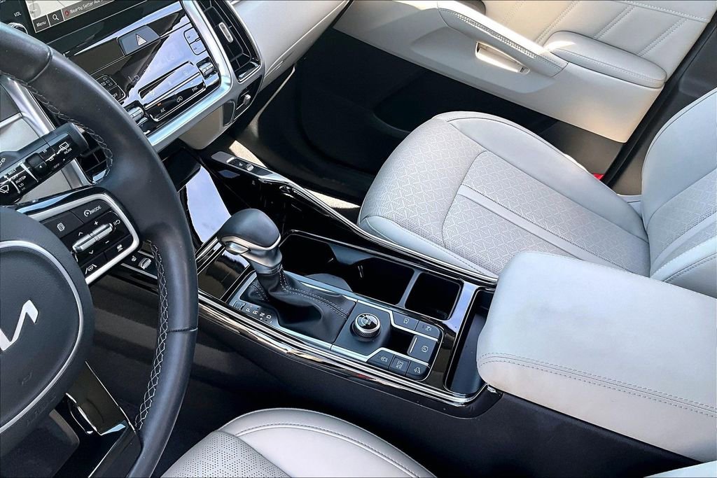 Used 2023 Kia Sorento SX FWD image 17