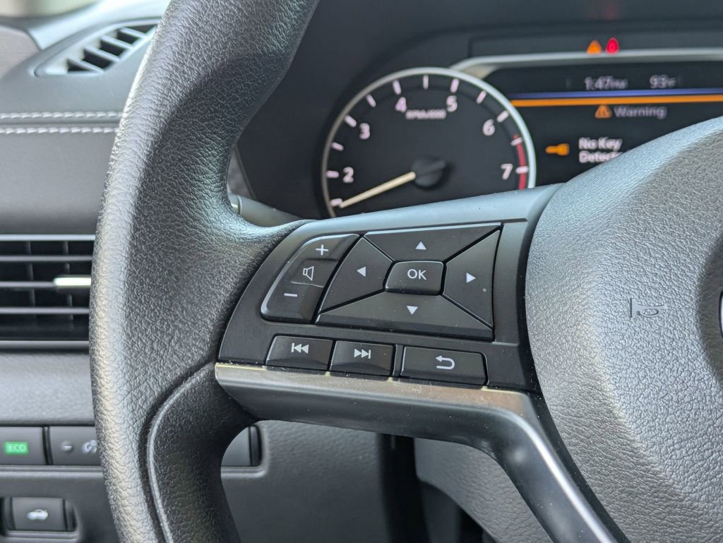 Used 2025 Nissan Sentra SV FWD image 19