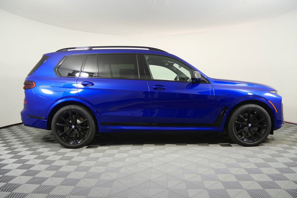 New 2026 BMW X7 M60i image 2