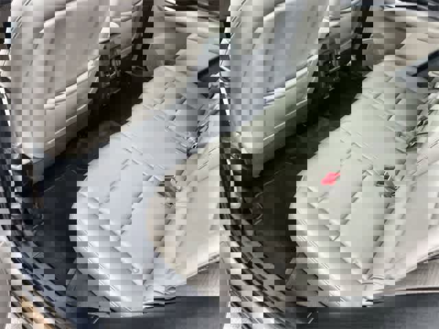 Used 2023 Cadillac XT4 Luxury w/ Cold Weather Package image 33