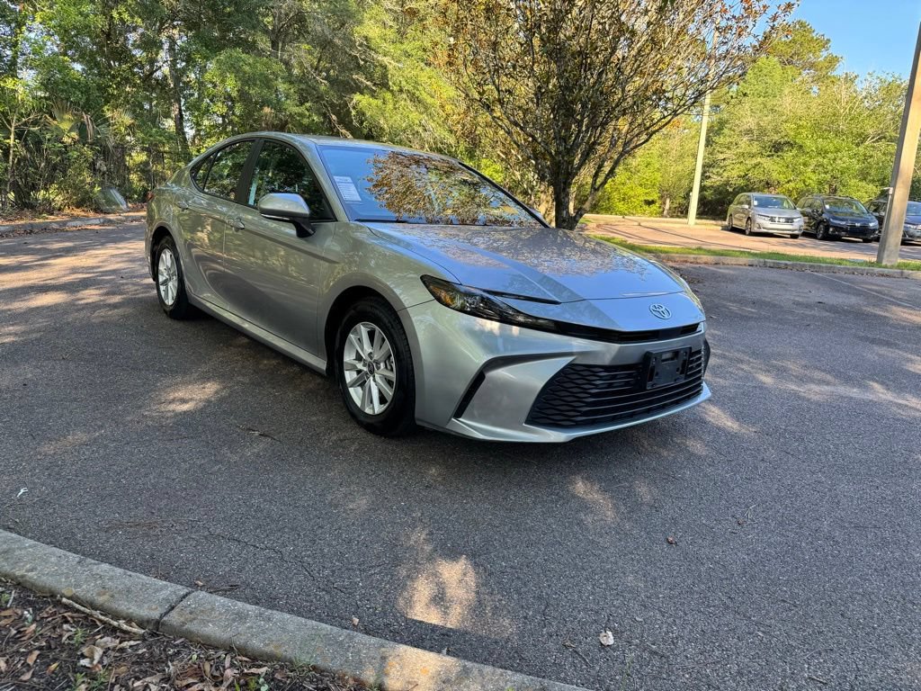 Used 2025 Toyota Camry LE FWD image 1