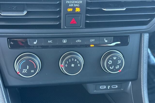 Used 2024 Volkswagen Jetta Sport image 19