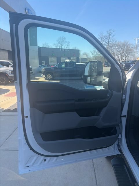 New 2026 Ford F250 XL w/ XL Chrome Package AWD/4WD image 27