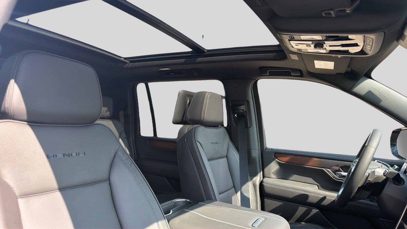 New 2026 GMC Yukon XL Denali w/ Denali Reserve Package AWD/4WD image 27
