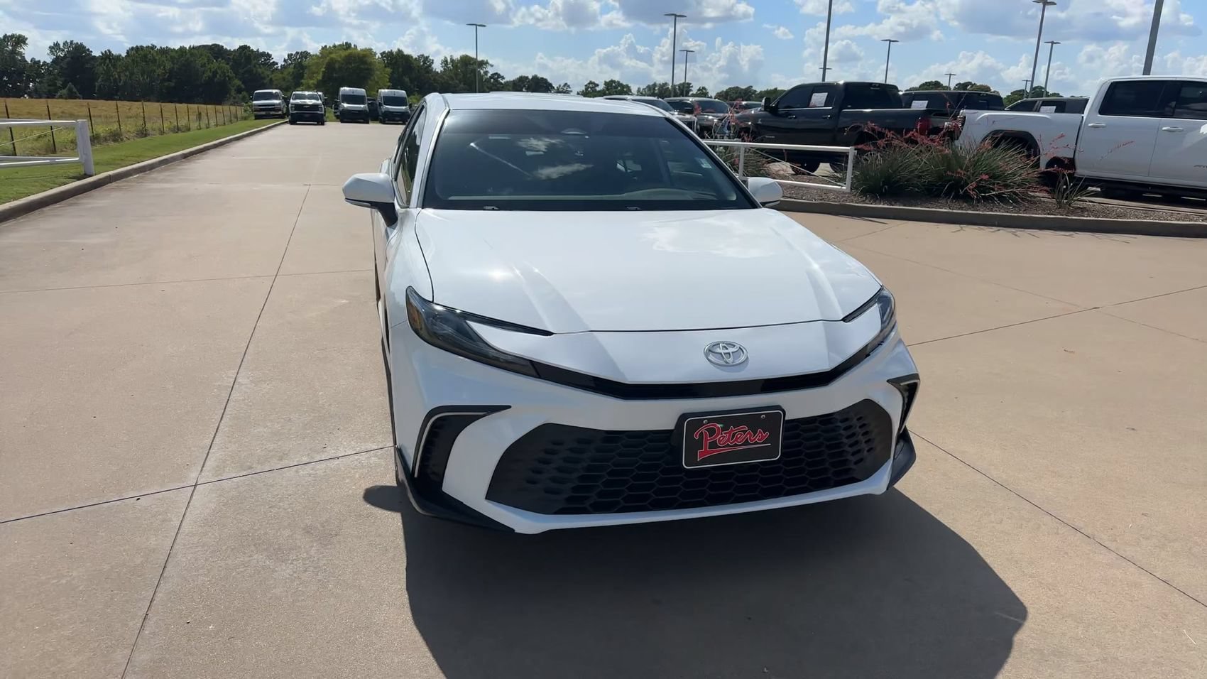 Used 2025 Toyota Camry SE FWD image 3
