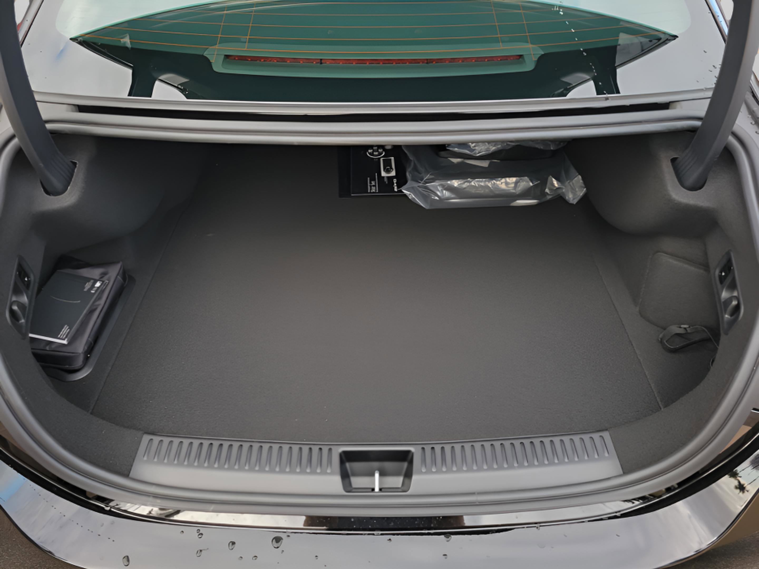 New 2026 Mercedes-Benz E 53 AMG e 4MATIC Sedan image 29