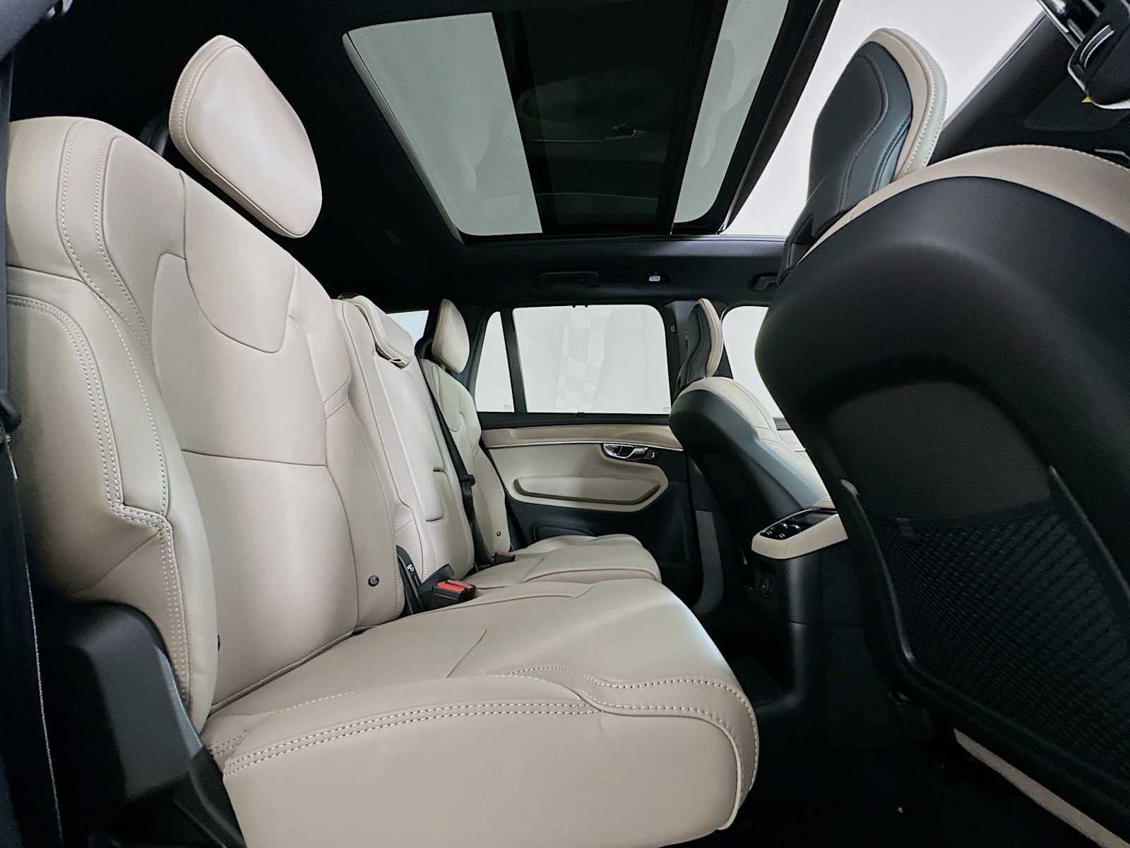 New 2026 Volvo XC90 T8 Ultra w/ Protection Package AWD/4WD image 26