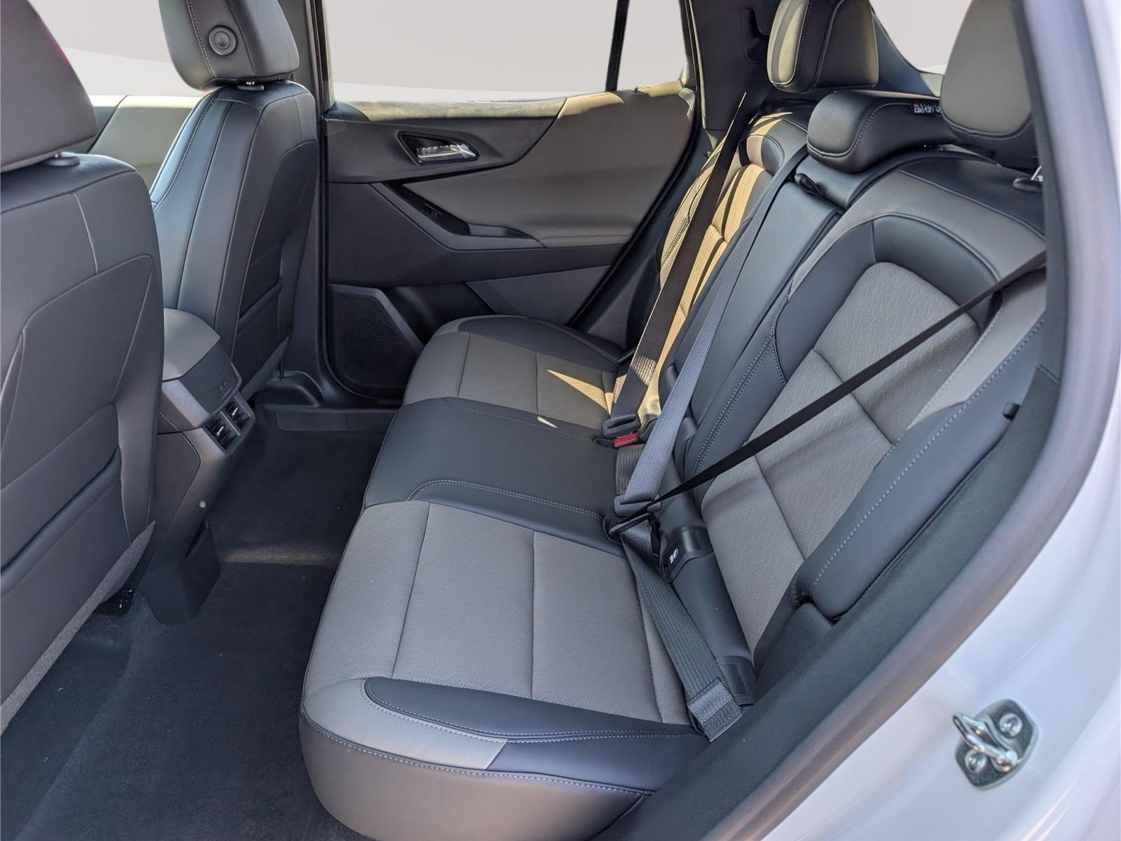 New 2027 Chevrolet Equinox LT w/ Convenience Package II AWD/4WD image 10