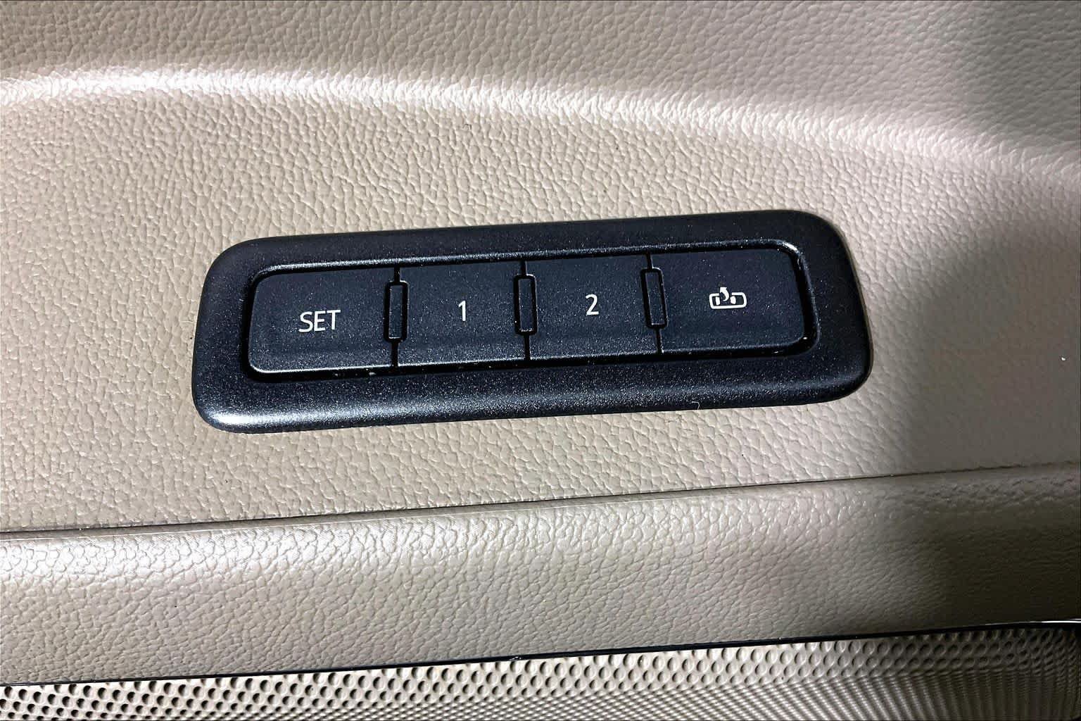Used 2020 Chevrolet Tahoe Premier w/ Max Trailering Package AWD/4WD image 31