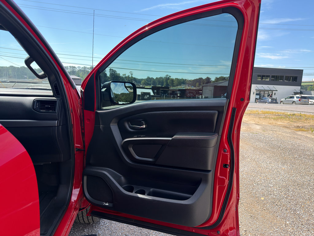 Used 2020 Nissan Titan PRO-4X w/ Pro-4x Convenience Package AWD/4WD image 18