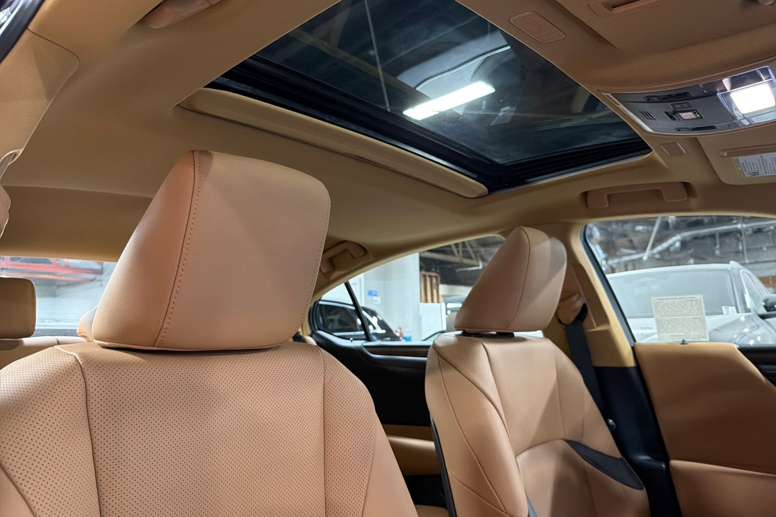 Used 2024 Lexus ES 350 w/ Premium Package FWD image 15