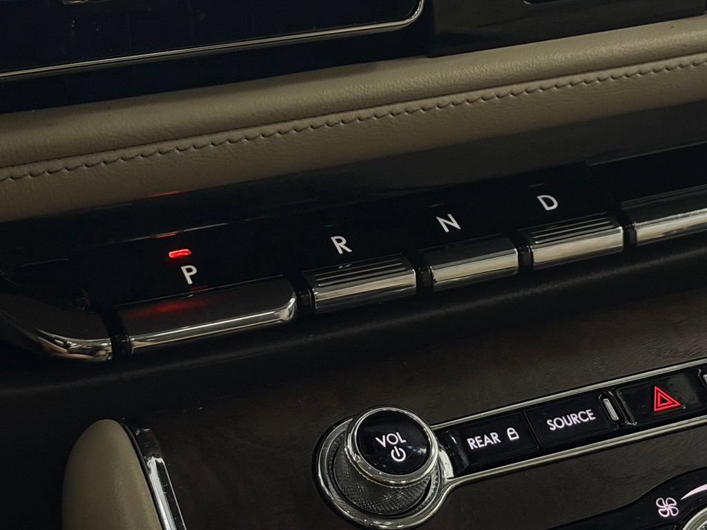 Used 2021 Lincoln Aviator Reserve w/ Equipment Group 202A AWD/4WD image 21
