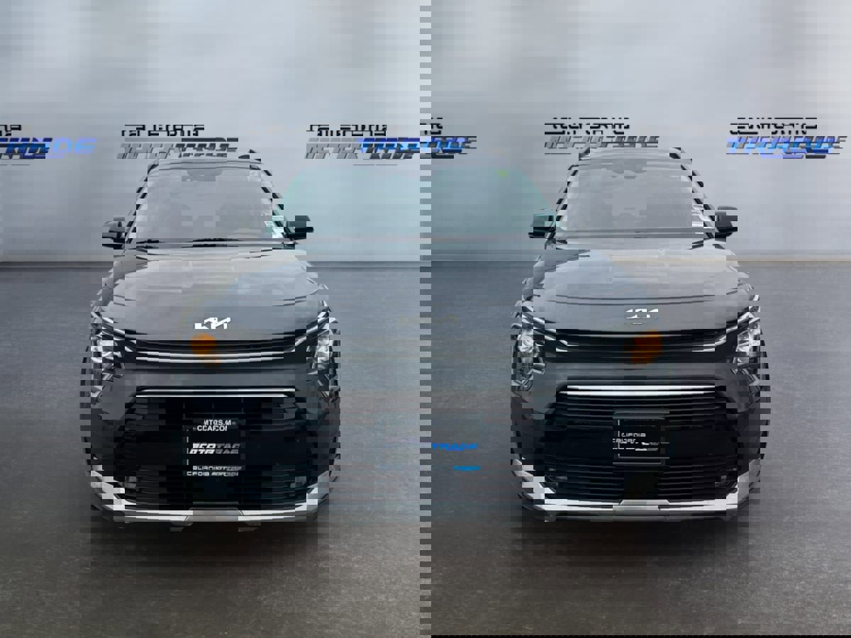 Used 2025 Kia Niro EX Touring image 2