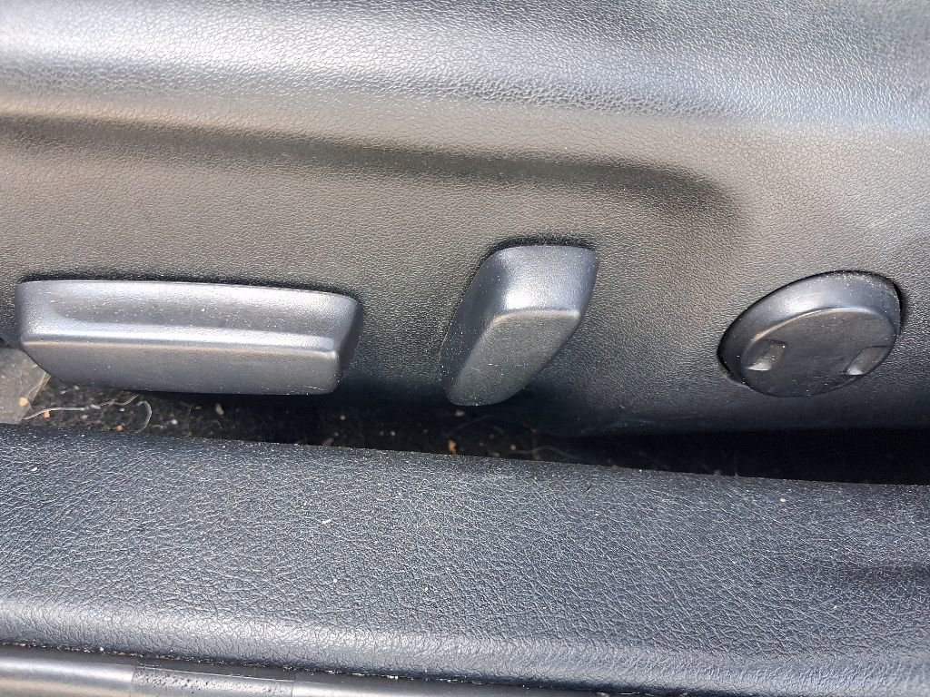 Used 2017 Toyota Camry SE FWD image 18