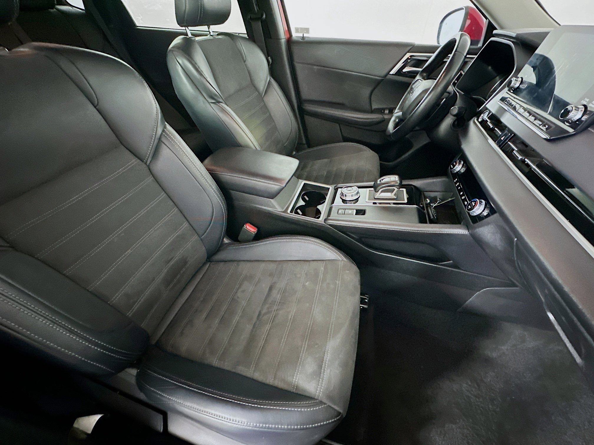 Used 2024 Mitsubishi Outlander SE image 33