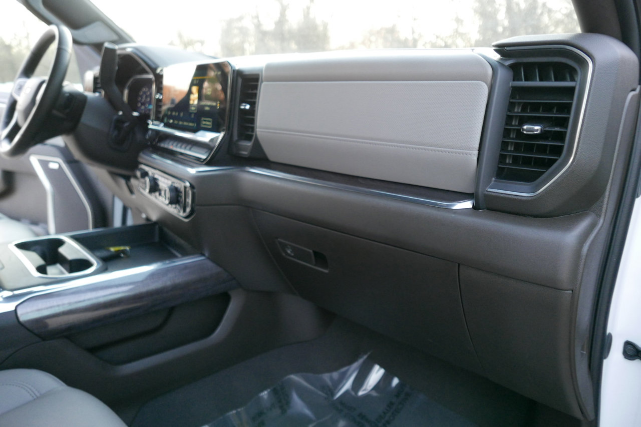 Used 2024 Chevrolet Silverado 3500 LTZ w/ LTZ Convenience Package image 20