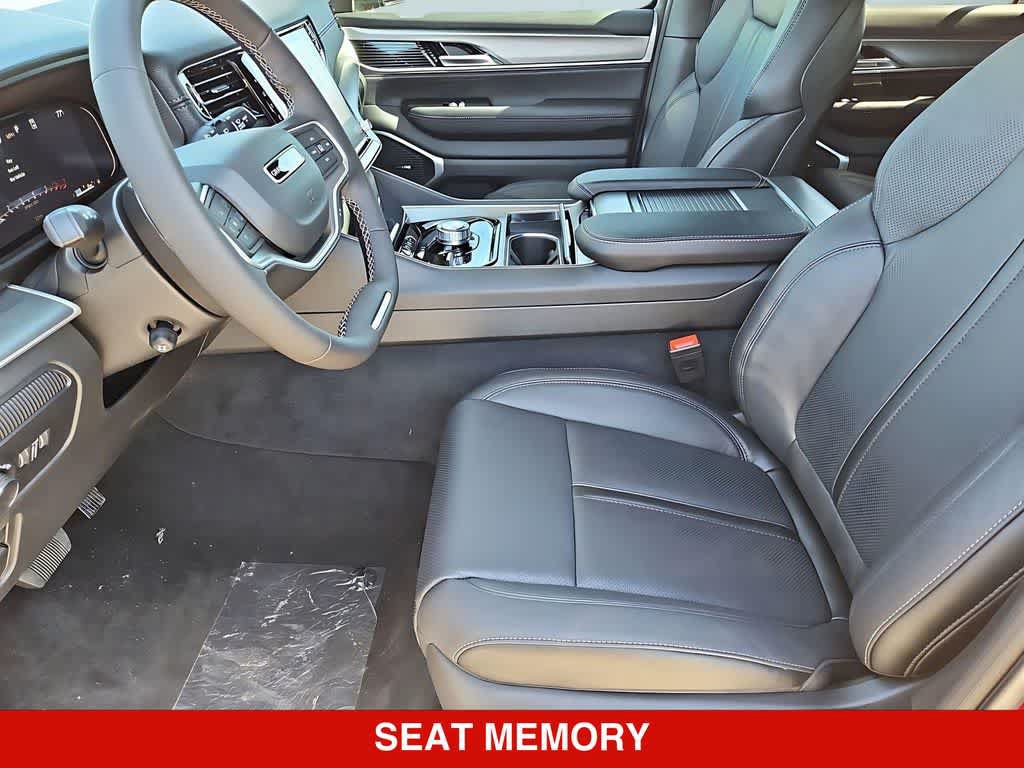 New 2026 Jeep Grand Wagoneer Limited AWD/4WD image 17