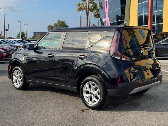 Certified 2025 Kia Soul LX w/ LX Technology Package image 3