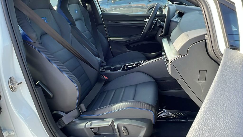 Used 2025 Volkswagen Golf R 2.0T image 12