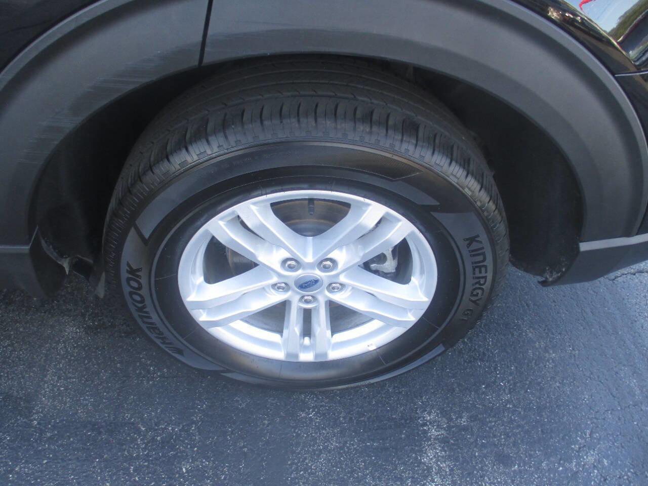 Used 2024 Ford Explorer XLT image 35