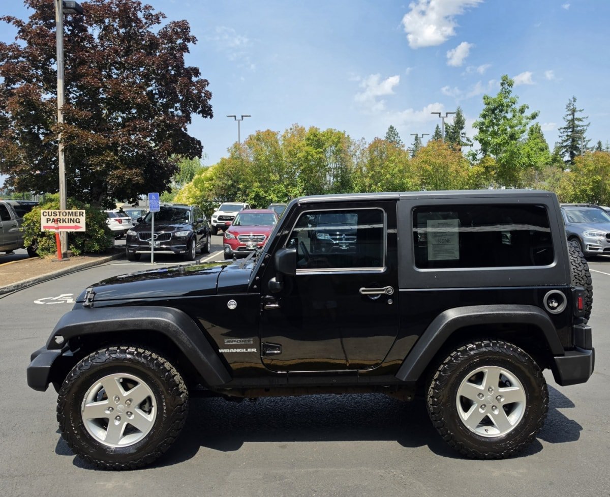 Used 2016 Jeep Wrangler Sport w/ Quick Order Package 24S AWD/4WD image 4