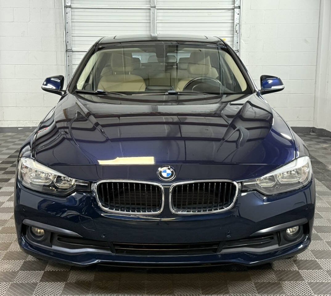 Used 2017 BMW 320i xDrive Sedan AWD/4WD image 3