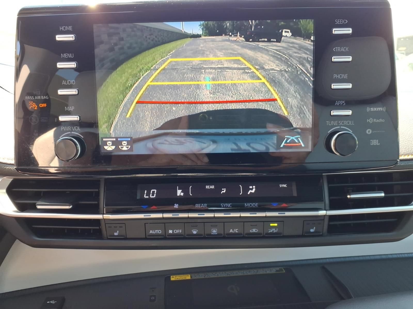 Used 2021 Toyota Sienna XSE AWD/4WD image 25