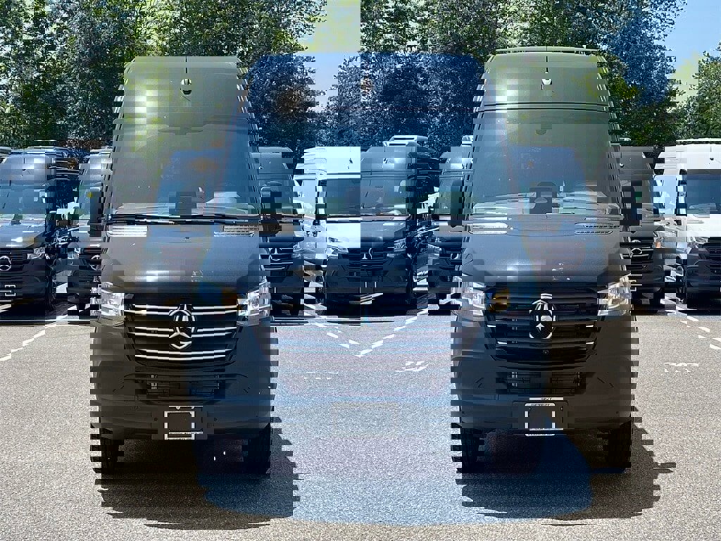 New 2025 Mercedes-Benz Sprinter 2500 image 6
