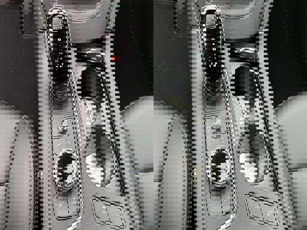 New 2025 Cadillac XT6 Luxury image 15