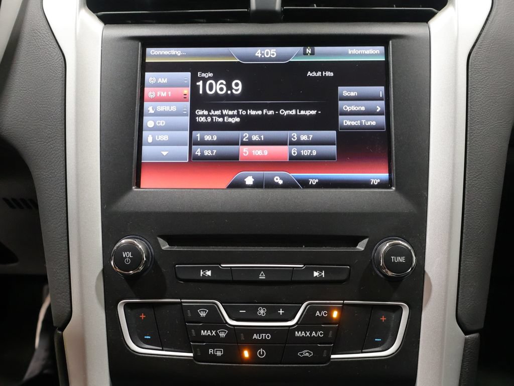 Used 2016 Ford Fusion SE FWD image 25