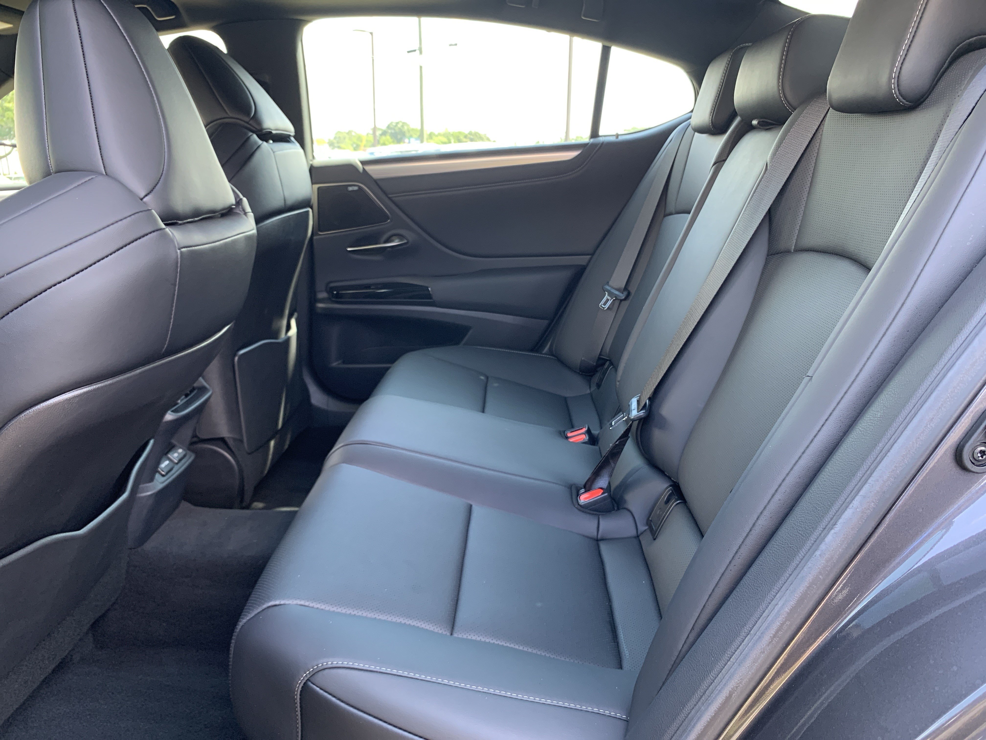 Certified 2025 Lexus ES 350 F Sport w/ Accessory Package (Z2) FWD image 32