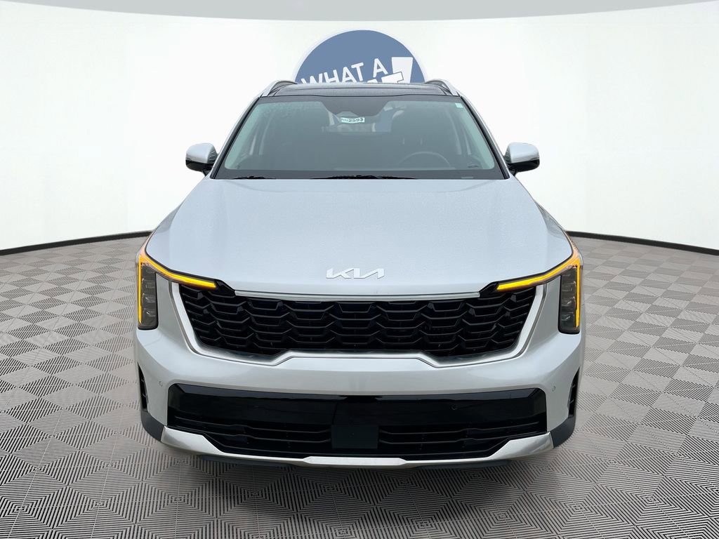 Certified 2025 Kia Sorento EX image 2