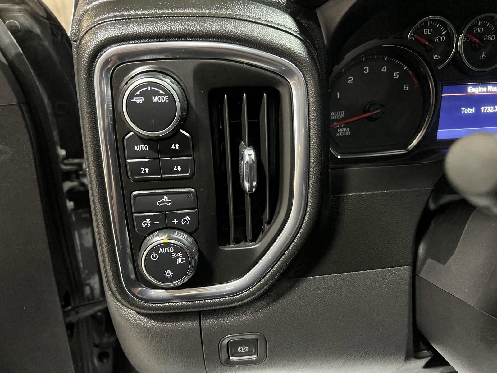 Used 2021 Chevrolet Silverado 1500 LT AWD/4WD image 16