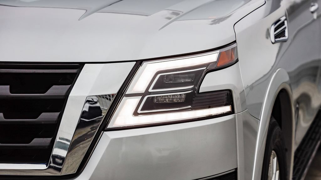 Used 2023 Nissan Armada SV AWD/4WD image 5
