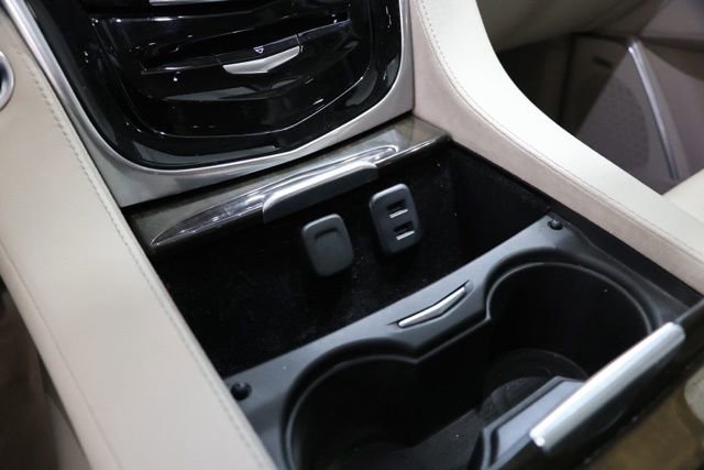 Used 2020 Cadillac Escalade Luxury w/ LPO, Radiant Package AWD/4WD image 29