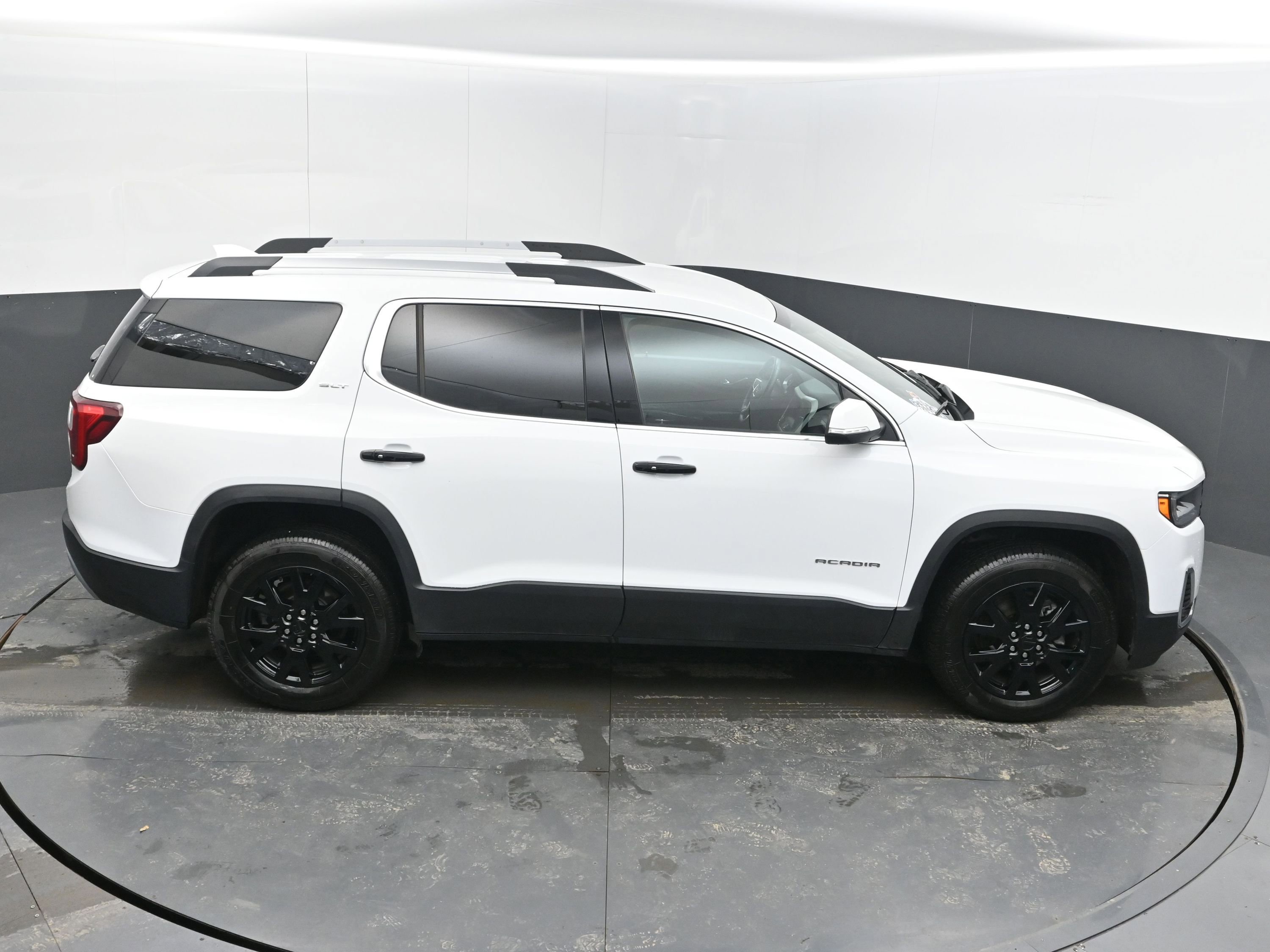 Used 2023 GMC Acadia SLT image 35