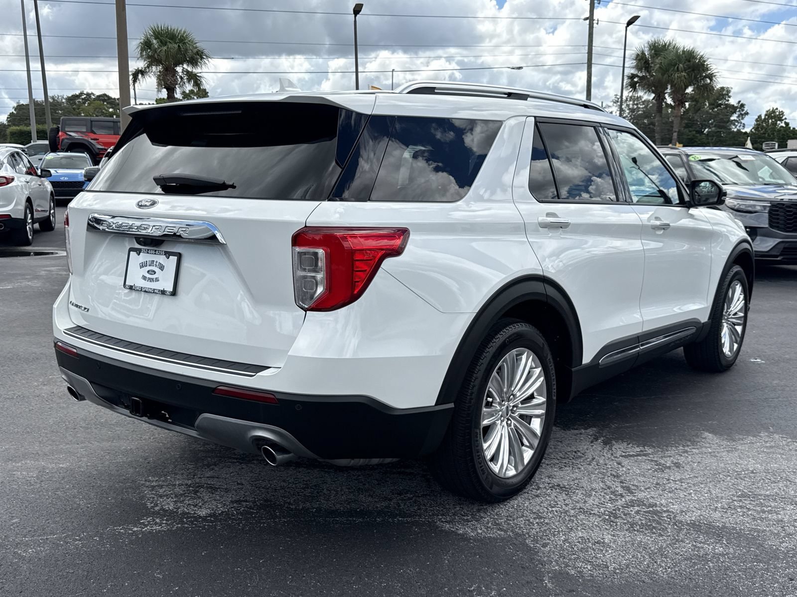 Certified 2023 Ford Explorer Limited w/ Equipment Group 301A RWD image 5