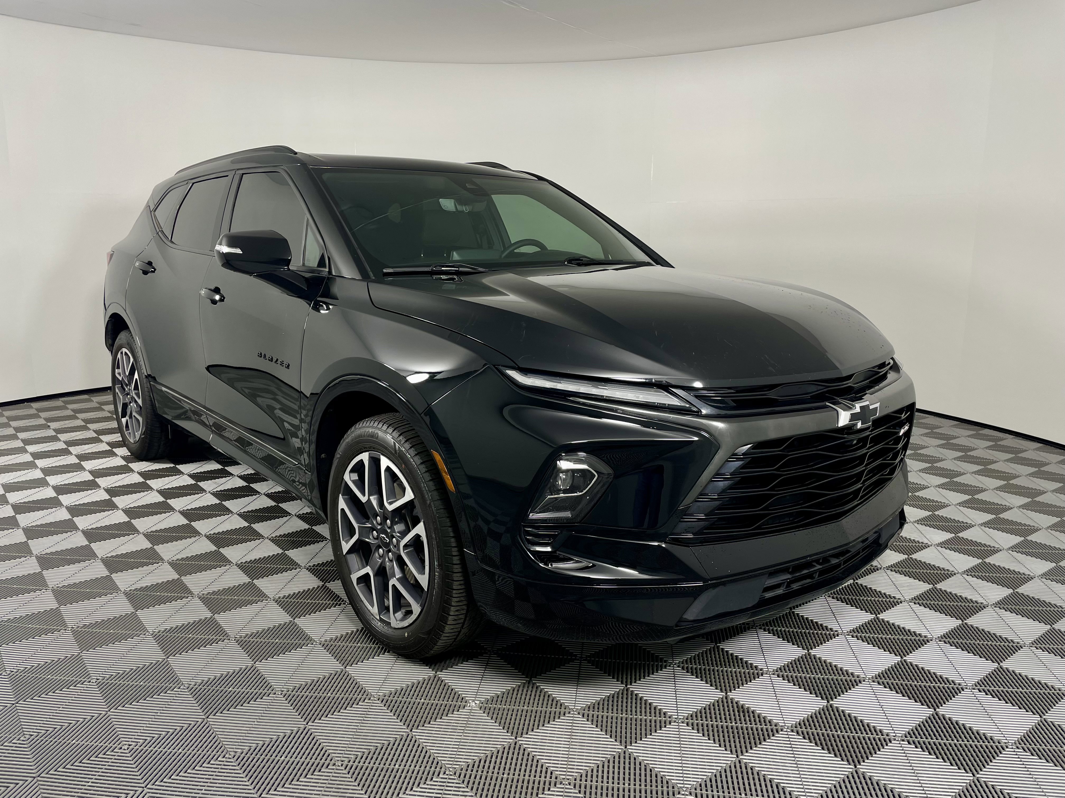 Used 2023 Chevrolet Blazer RS w/ Driver Confidence II Package image 7